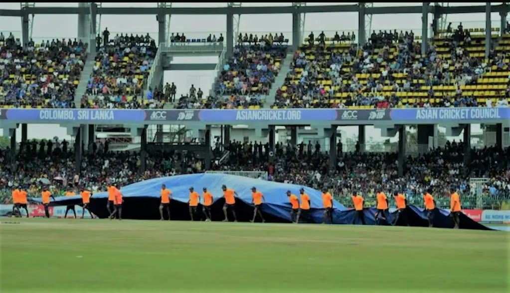 Sri Lanka ground staff