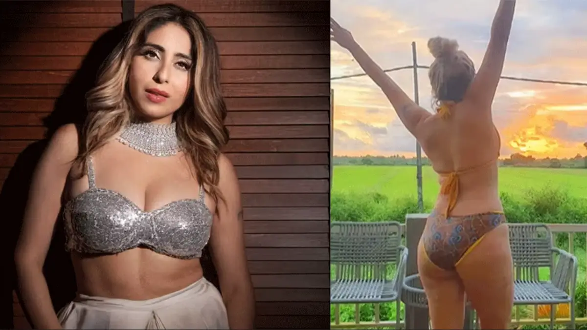 Neha Bhasin went topless in front of the camera